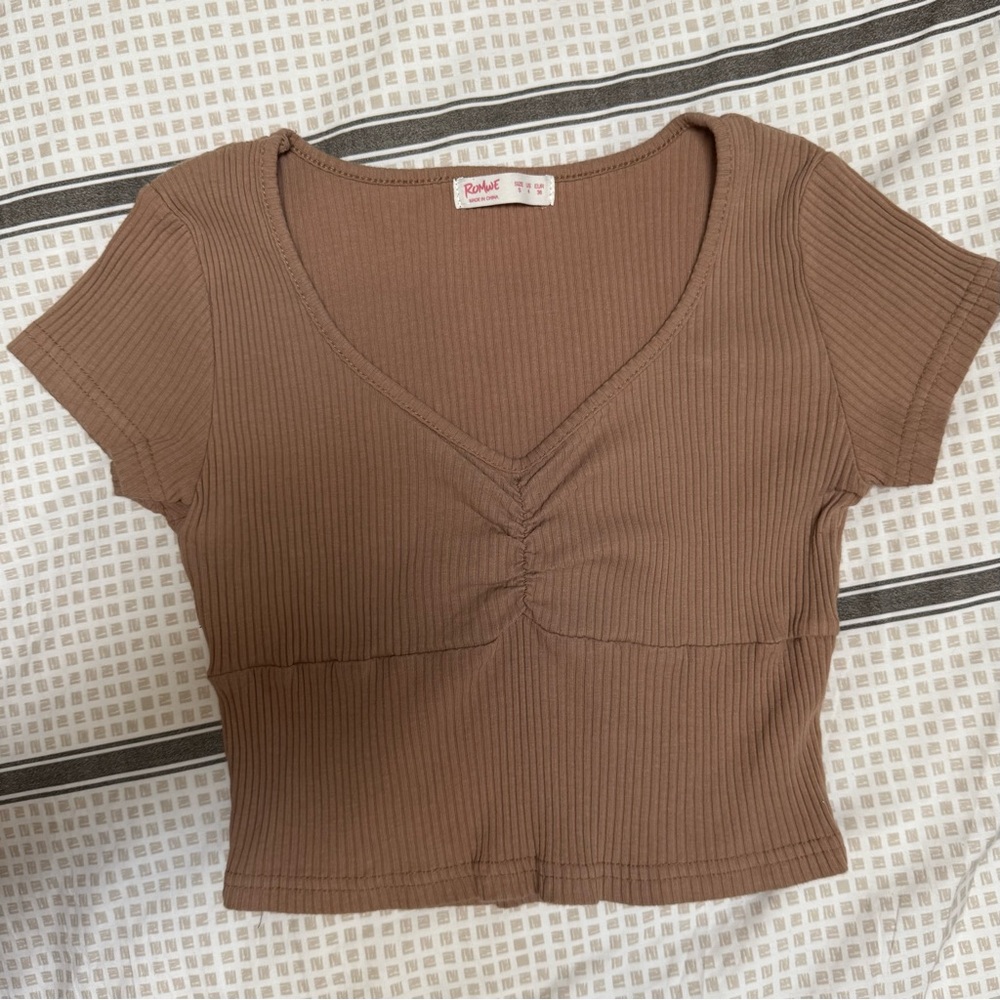 ROMWE Brown Ruched Ribbed Crop Top